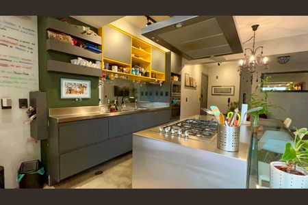 Apartamento para alugar com 139m², 2 quartos e 2 vagas Apartamento para alugar com 139m², 2 quartos e 2 vagasCozinha