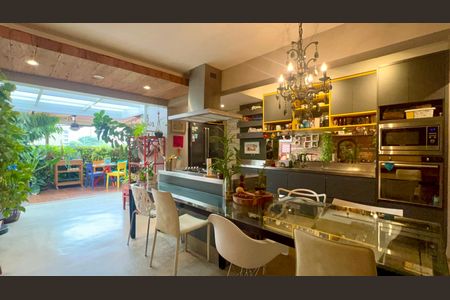 Apartamento para alugar com 139m², 2 quartos e 2 vagas Apartamento para alugar com 139m², 2 quartos e 2 vagasCozinha