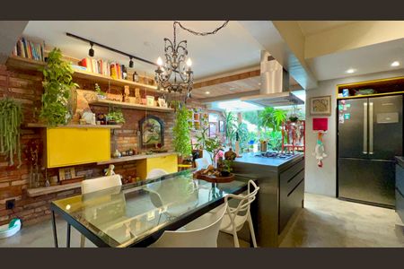 Apartamento para alugar com 139m², 2 quartos e 2 vagas Apartamento para alugar com 139m², 2 quartos e 2 vagasCozinha