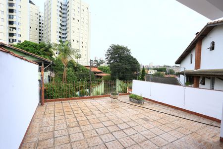 Casa para alugar com 186m², 2 quartos e 3 vagas Casa para alugar com 186m², 2 quartos e 3 vagasvaranda do quarto 2