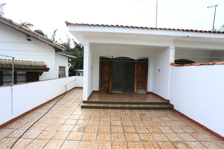 Casa para alugar com 186m², 2 quartos e 3 vagas Casa para alugar com 186m², 2 quartos e 3 vagasvaranda do quarto 2