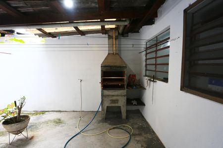 Casa para alugar com 186m², 2 quartos e 3 vagas Casa para alugar com 186m², 2 quartos e 3 vagasÁrea comum - Churrasqueira