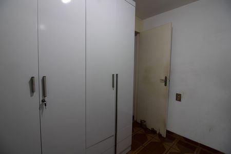 Casa à venda com 185m², 2 quartos e 2 vagas Casa à venda com 185m², 2 quartos e 2 vagasCloset Quarto 1