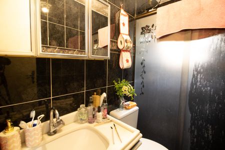 Casa à venda com 185m², 2 quartos e 2 vagas Casa à venda com 185m², 2 quartos e 2 vagasBanheiro Social