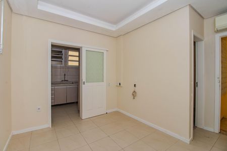 Casa à venda com 200m², 5 quartos e 1 vaga Casa à venda com 200m², 5 quartos e 1 vagaCopa - Primeiro Piso