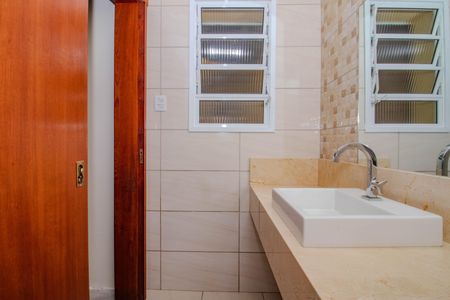 Casa à venda com 200m², 5 quartos e 1 vaga Casa à venda com 200m², 5 quartos e 1 vagaLavabo - Primeiro Piso