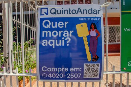 Casa à venda com 200m², 5 quartos e 1 vaga Casa à venda com 200m², 5 quartos e 1 vagaPlaquinha