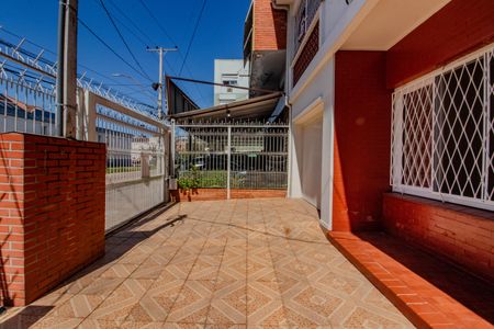 Casa à venda com 200m², 5 quartos e 1 vaga Casa à venda com 200m², 5 quartos e 1 vagaPátio