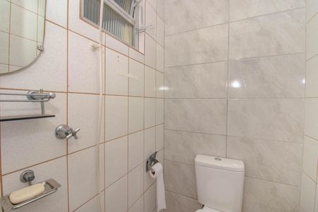 Casa à venda com 200m², 5 quartos e 1 vaga Casa à venda com 200m², 5 quartos e 1 vagaBanheiro Auxiliar - Segundo Piso