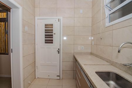 Casa à venda com 200m², 5 quartos e 1 vaga Casa à venda com 200m², 5 quartos e 1 vagaCozinha - Primeiro Piso