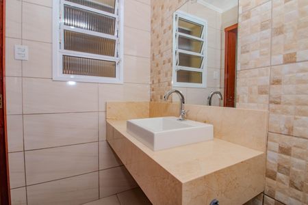 Casa à venda com 200m², 5 quartos e 1 vaga Casa à venda com 200m², 5 quartos e 1 vagaLavabo - Primeiro Piso