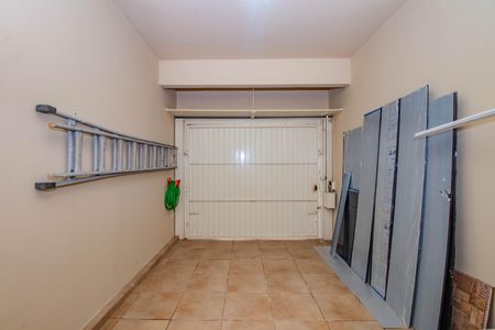 Casa à venda com 200m², 5 quartos e 1 vaga Casa à venda com 200m², 5 quartos e 1 vagaGaragem