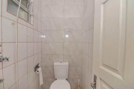 Casa à venda com 200m², 5 quartos e 1 vaga Casa à venda com 200m², 5 quartos e 1 vagaBanheiro Auxiliar - Segundo Piso