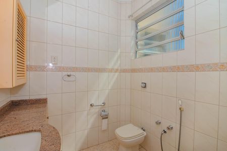 Casa à venda com 200m², 5 quartos e 1 vaga Casa à venda com 200m², 5 quartos e 1 vagaBanheiro Social- Segundo Piso