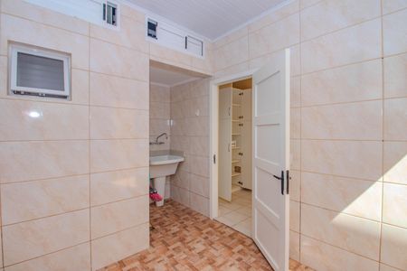 Casa à venda com 200m², 5 quartos e 1 vaga Casa à venda com 200m², 5 quartos e 1 vagaÁrea de Serviço - Primeiro Piso