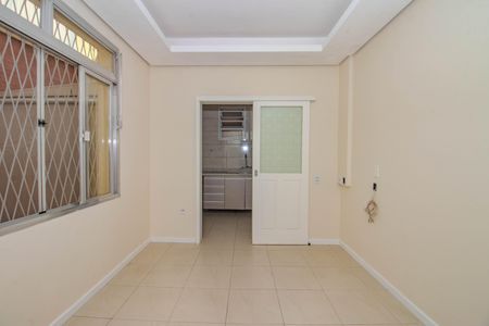 Casa à venda com 200m², 5 quartos e 1 vaga Casa à venda com 200m², 5 quartos e 1 vagaCopa - Primeiro Piso