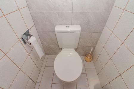 Casa à venda com 200m², 5 quartos e 1 vaga Casa à venda com 200m², 5 quartos e 1 vagaBanheiro Auxiliar - Segundo Piso