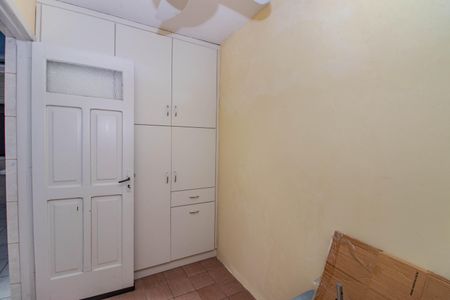 Casa à venda com 200m², 5 quartos e 1 vaga Casa à venda com 200m², 5 quartos e 1 vagaDepósito - Segundo Piso