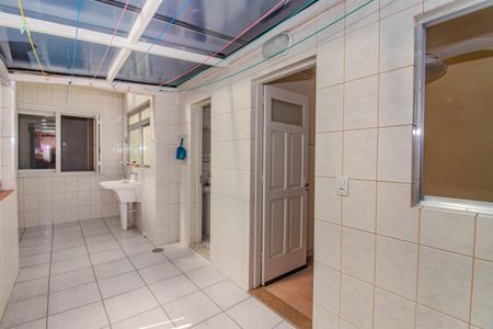 Casa à venda com 200m², 5 quartos e 1 vaga Casa à venda com 200m², 5 quartos e 1 vagaÁrea de Serviço - Segundo Piso