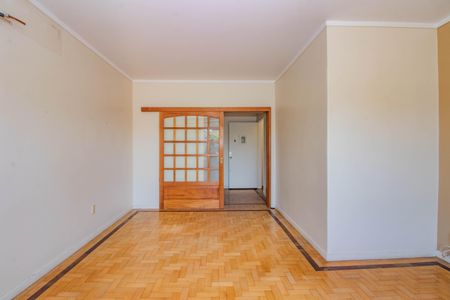 Casa à venda com 200m², 5 quartos e 1 vaga Casa à venda com 200m², 5 quartos e 1 vagaSala - Segundo Piso