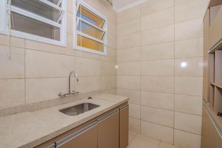 Casa à venda com 200m², 5 quartos e 1 vaga Casa à venda com 200m², 5 quartos e 1 vagaCozinha - Primeiro Piso