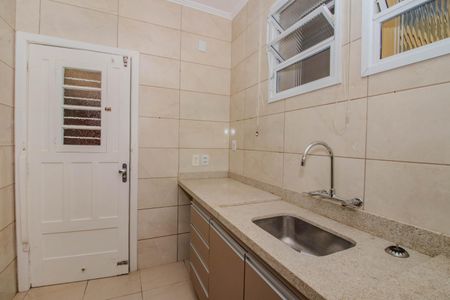 Casa à venda com 200m², 5 quartos e 1 vaga Casa à venda com 200m², 5 quartos e 1 vagaCozinha - Primeiro Piso