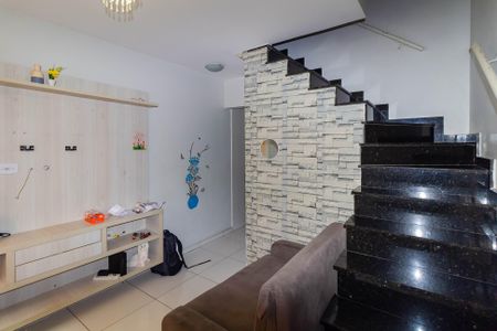 Sala de casa de condomínio para alugar com 2 quartos, 49m² em Jardim Itapema, São Paulo