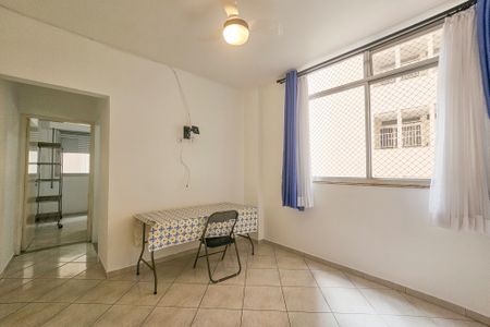 Sala de apartamento para alugar com 1 quarto, 40m² em Barra Funda, Guarujá