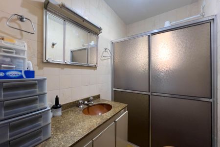 Casa à venda com 236m², 4 quartos e 2 vagasBanheiro