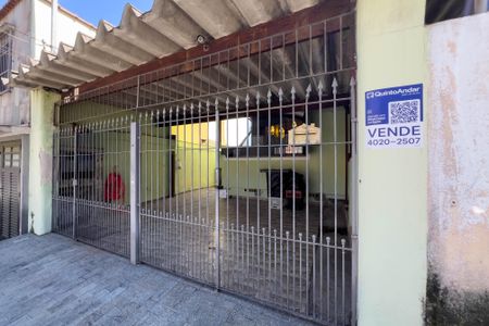 Casa à venda com 236m², 4 quartos e 2 vagasFachada
