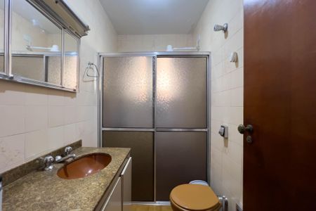 Casa à venda com 236m², 4 quartos e 2 vagasBanheiro
