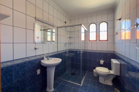 Casa à venda com 236m², 4 quartos e 2 vagasBanheiro 2 da casa 2