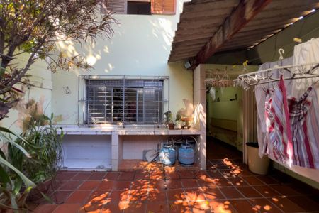 Casa à venda com 236m², 4 quartos e 2 vagasQuintal