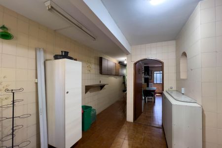 Casa à venda com 236m², 4 quartos e 2 vagasÁrea de serviço 