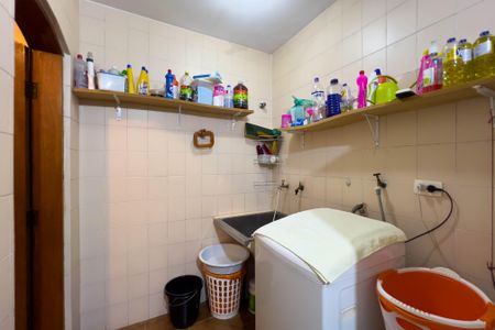 Casa à venda com 236m², 4 quartos e 2 vagasÁrea de serviço 