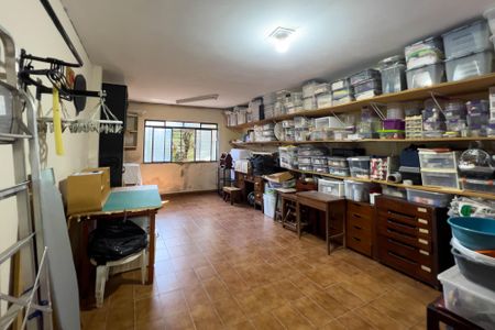 Casa à venda com 236m², 4 quartos e 2 vagasQuarto de serviço 
