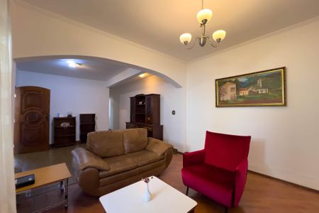 Casa à venda com 236m², 4 quartos e 2 vagasSala