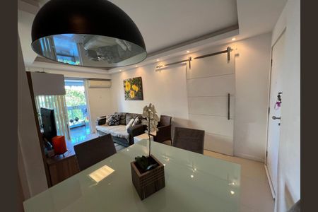 Apartamento à venda com 66m², 2 quartos e 2 vagasSala