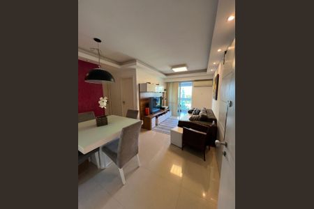 Apartamento à venda com 66m², 2 quartos e 2 vagasSala