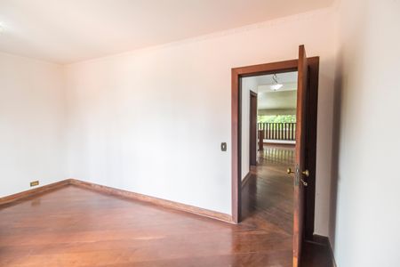 Casa de condomínio para alugar com 500m², 4 quartos e 4 vagas Casa de condomínio para alugar com 500m², 4 quartos e 4 vagasQuarto 3