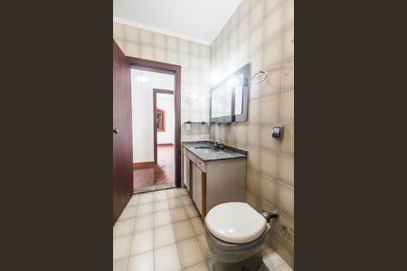 Casa de condomínio para alugar com 500m², 4 quartos e 4 vagas Casa de condomínio para alugar com 500m², 4 quartos e 4 vagasBanheiro da Suíte