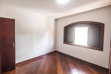 Casa de condomínio para alugar com 500m², 4 quartos e 4 vagas Casa de condomínio para alugar com 500m², 4 quartos e 4 vagasSuíte 2