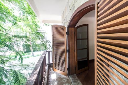 Casa de condomínio para alugar com 500m², 4 quartos e 4 vagasVaranda