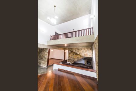 Casa de condomínio para alugar com 500m², 4 quartos e 4 vagas Casa de condomínio para alugar com 500m², 4 quartos e 4 vagasSala