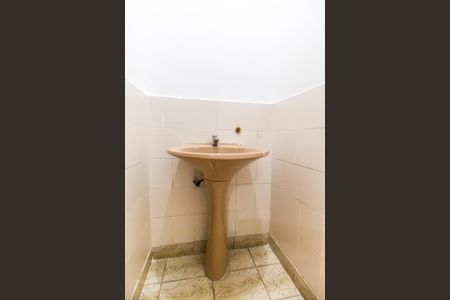 Casa de condomínio para alugar com 500m², 4 quartos e 4 vagas Casa de condomínio para alugar com 500m², 4 quartos e 4 vagasBanheiro de serviço