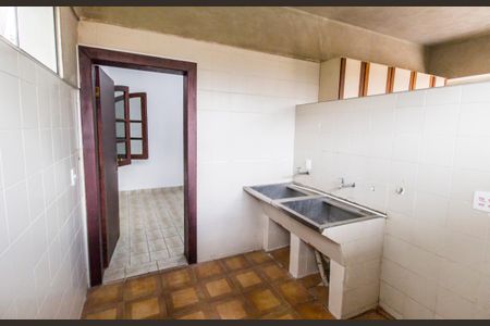 Casa de condomínio para alugar com 500m², 4 quartos e 4 vagas Casa de condomínio para alugar com 500m², 4 quartos e 4 vagasÁrea de Serviço