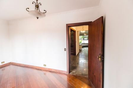 Casa de condomínio para alugar com 500m², 4 quartos e 4 vagasEscritório