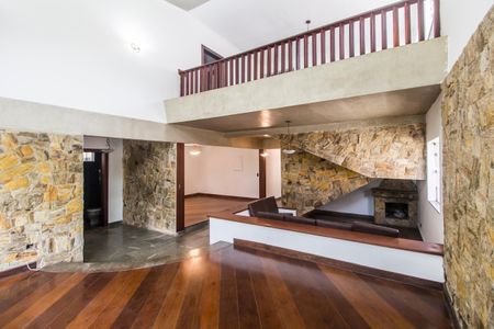 Casa de condomínio para alugar com 500m², 4 quartos e 4 vagas Casa de condomínio para alugar com 500m², 4 quartos e 4 vagasSala