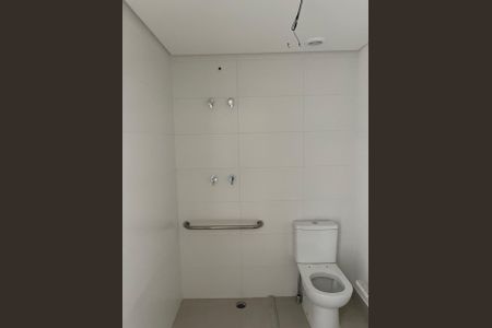 Banheiro de apartamento à venda com 1 quarto, 32m² em Santo Amaro, São Paulo