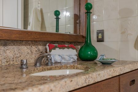 Apartamento à venda com 185m², 3 quartos e 1 vaga Apartamento à venda com 185m², 3 quartos e 1 vagaBanheiro